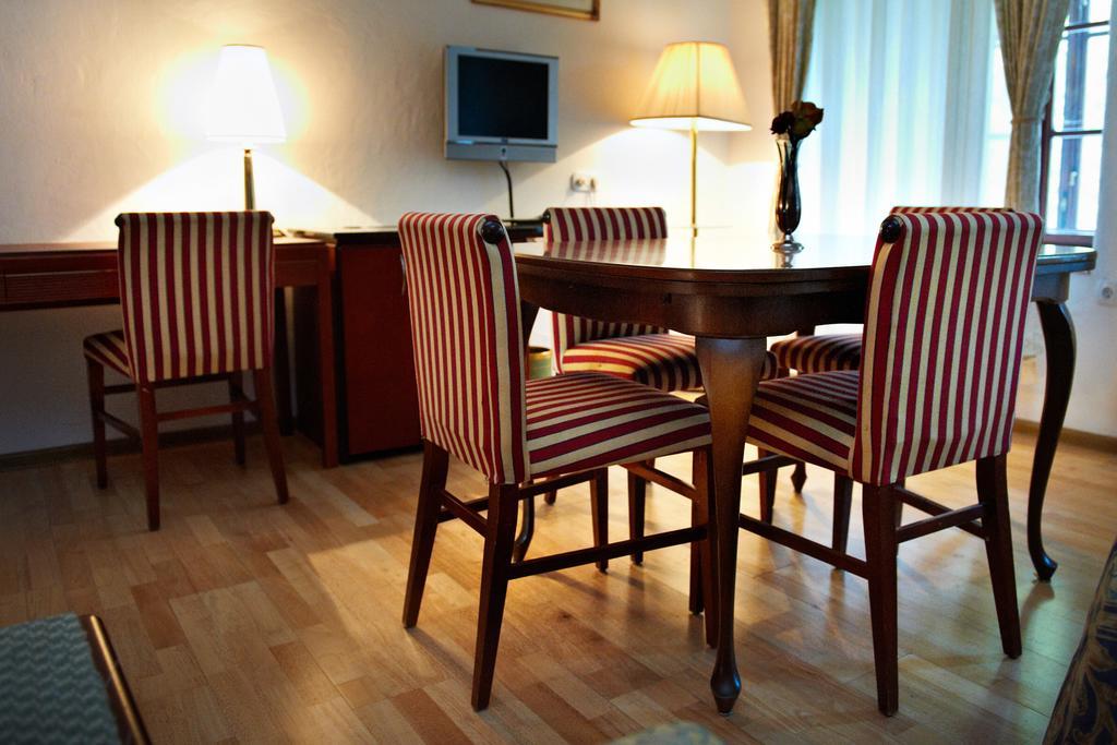 Zamek W Dziegielowie Ngoại thất bức ảnh